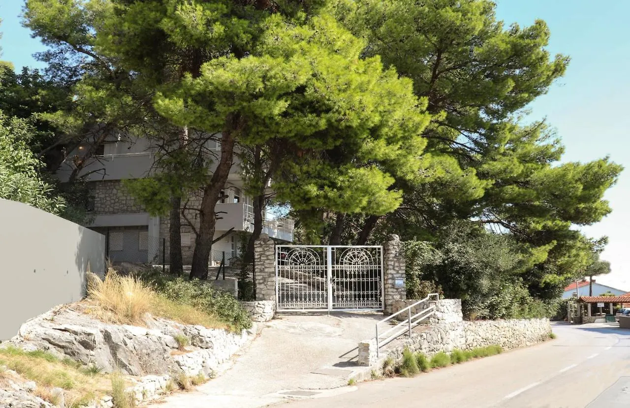 Casa De Verano - Penthouse In Villa With The Private Garden Trogir