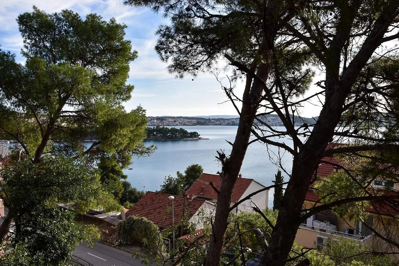 Casa De Verano - Penthouse In Villa With The Private Garden Trogir 0*,  Croatia