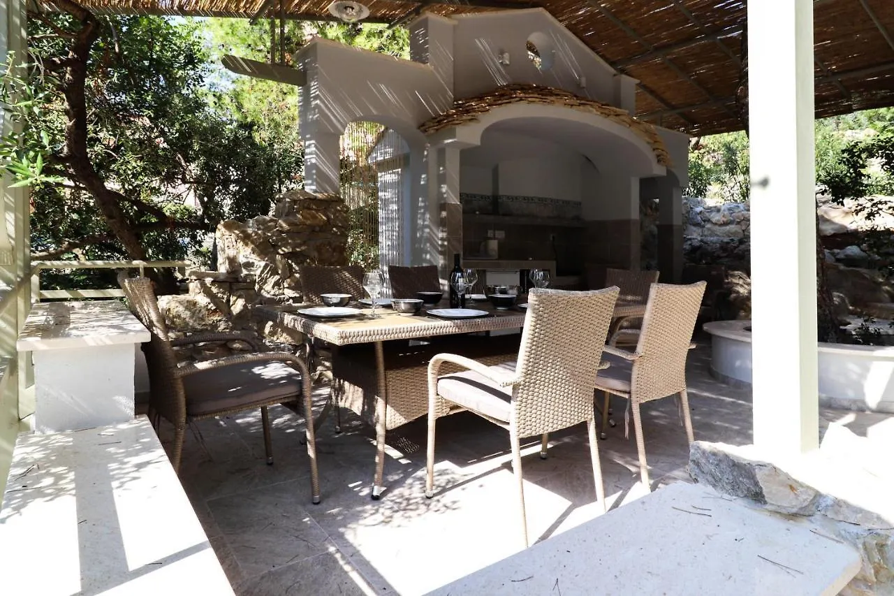 Casa De Verano - Penthouse In Villa With The Private Garden Trogir