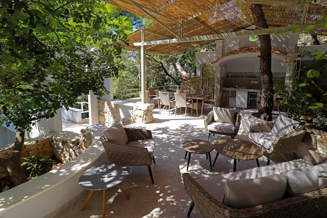 Casa De Verano - Penthouse In Villa With The Private Garden Trogir Croatia