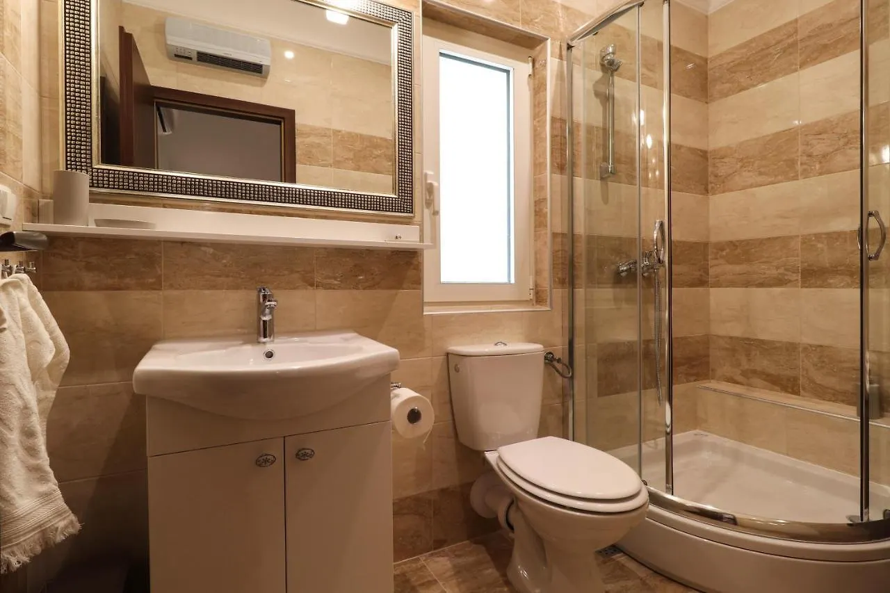 Casa De Verano - Penthouse In Villa With The Private Garden Trogir Croatia