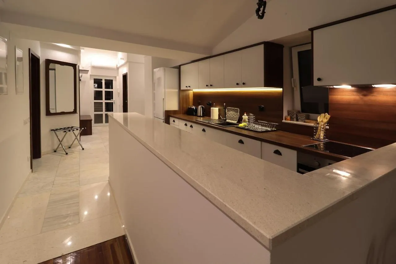 Casa De Verano - Penthouse In Villa With The Private Garden Trogir Apartment