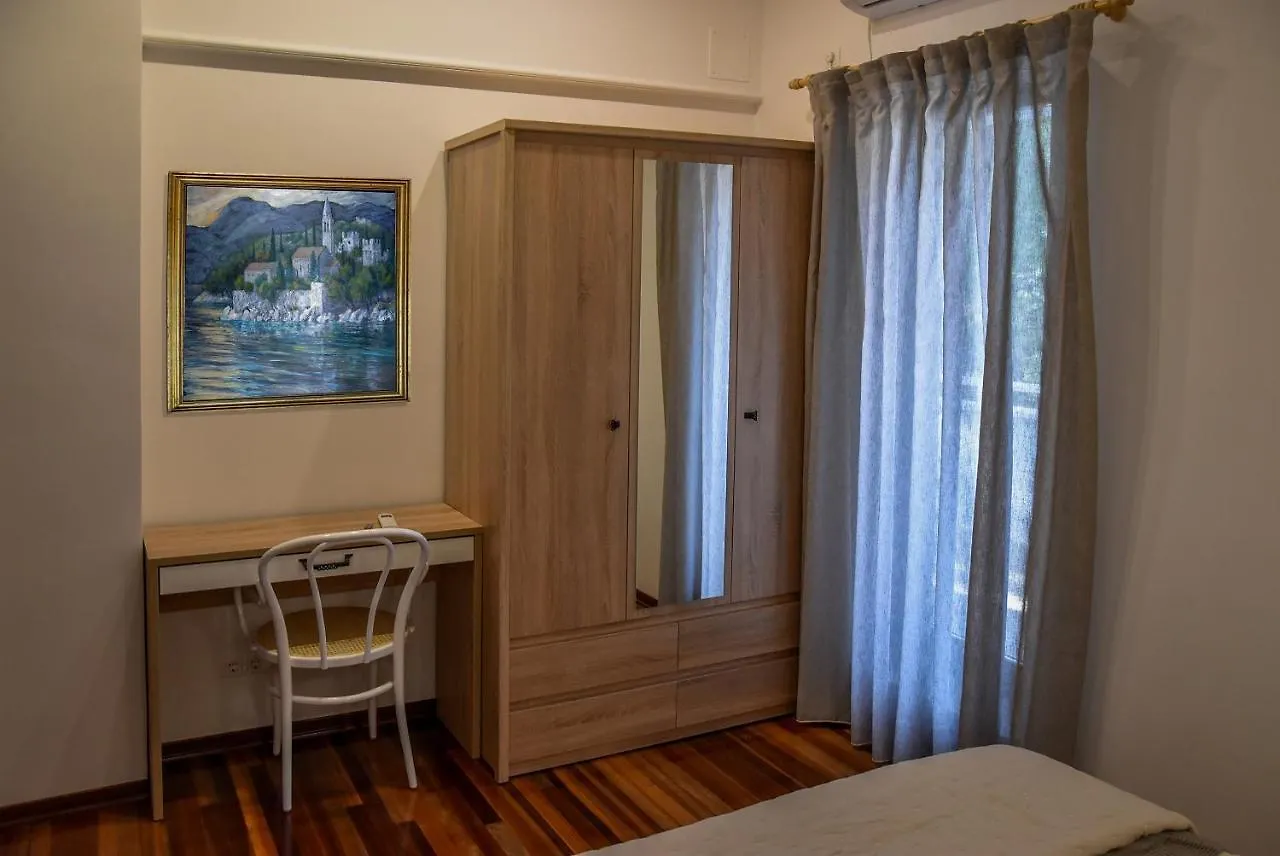 Casa De Verano - Penthouse In Villa With The Private Garden Trogir 0*,