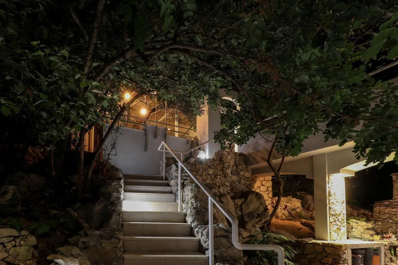 Casa De Verano - Penthouse In Villa With The Private Garden Trogir Croatia