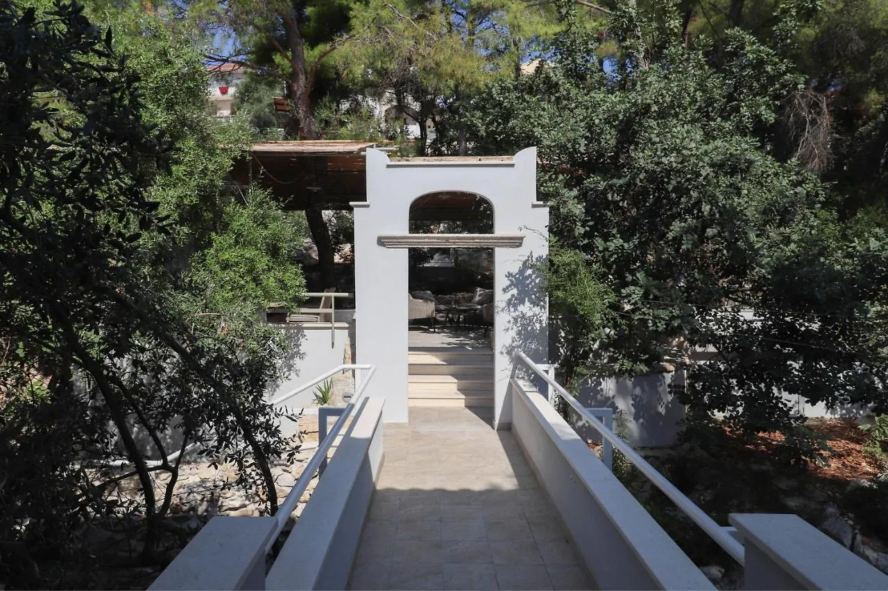 Casa De Verano - Penthouse In Villa With The Private Garden Trogir Apartment